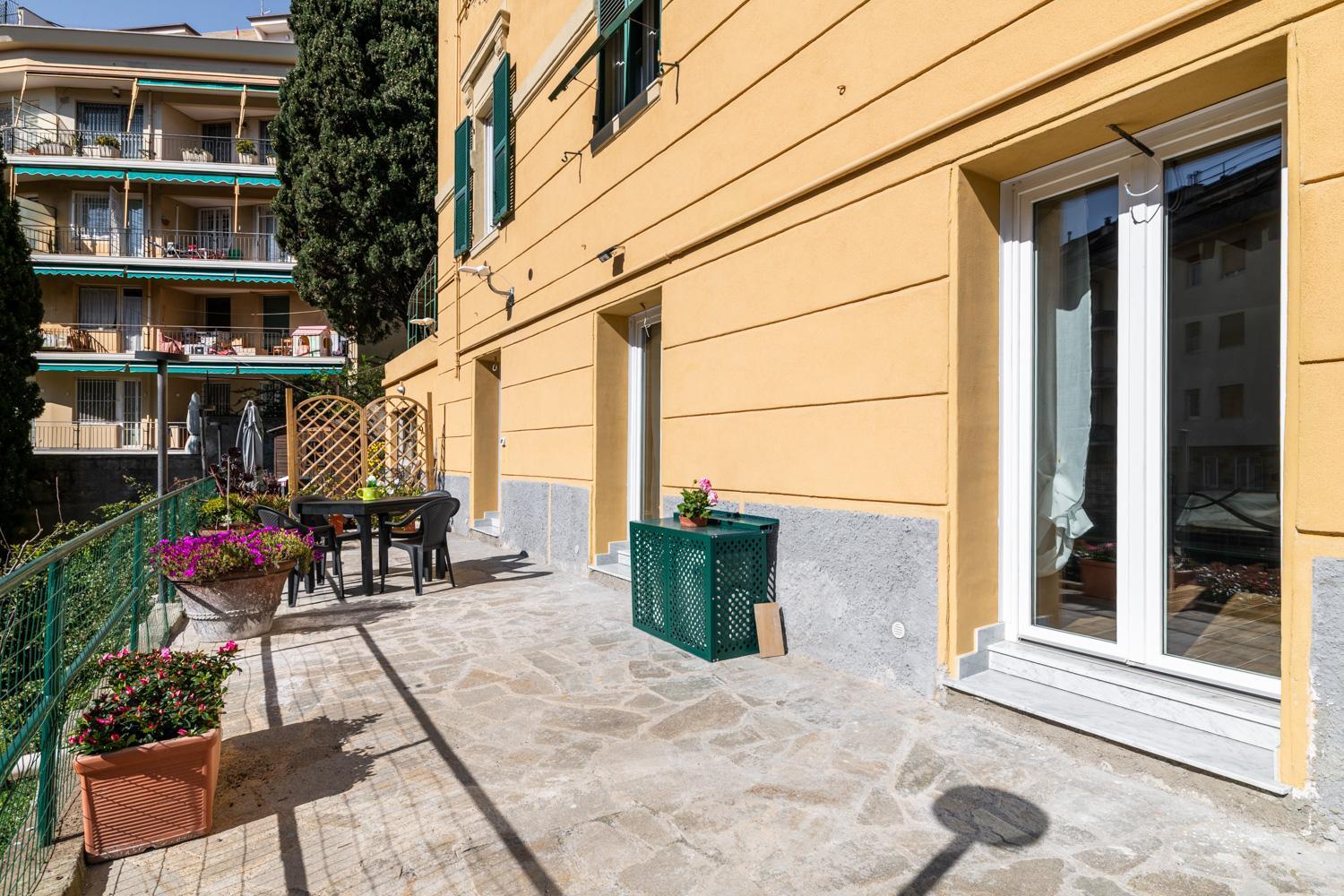 Giano Host - Gozzano, Simple Pleasures Apartment Genua