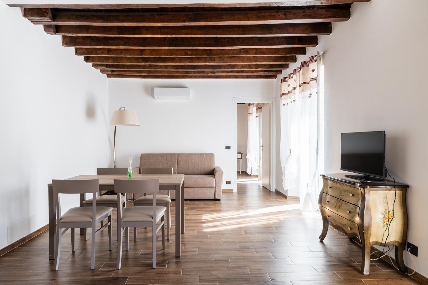 Giano Host - Gozzano, Simple Pleasures Apartment
